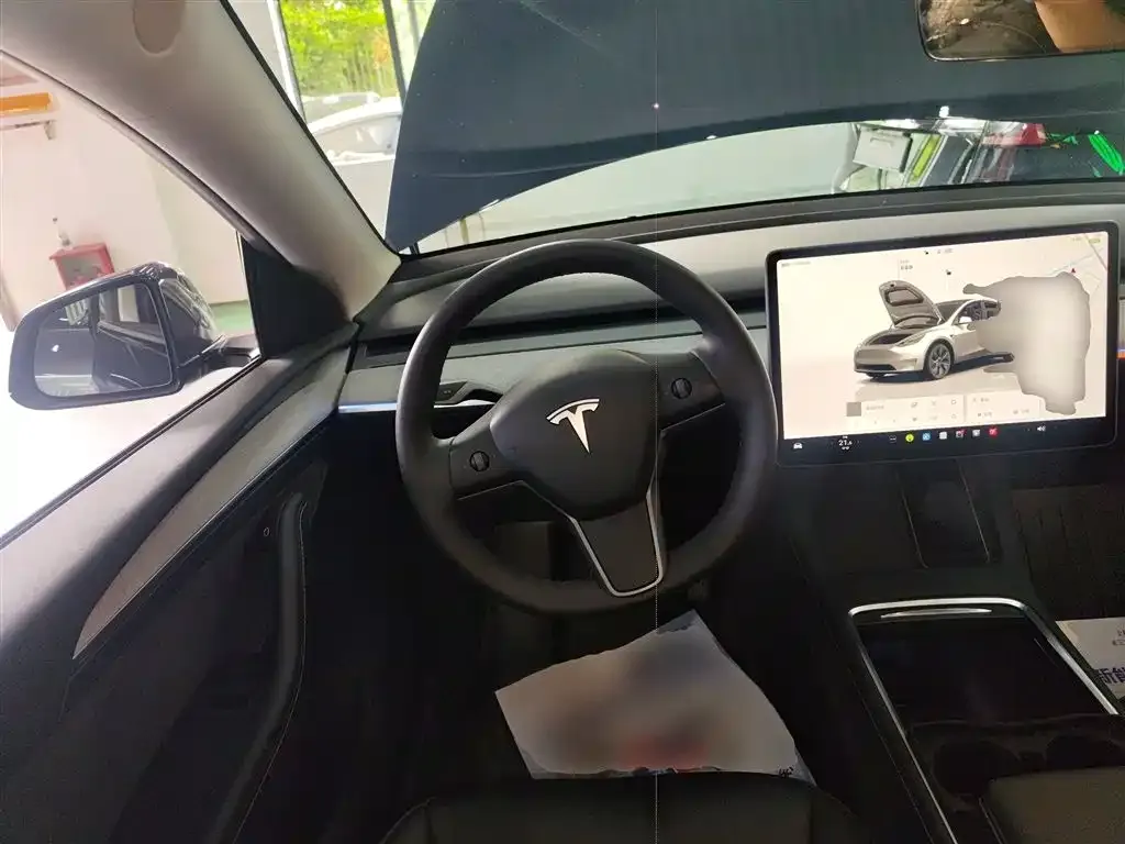 Tesla Model Y — фото 6
