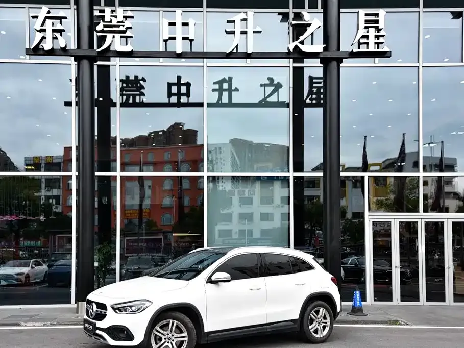 Mercedes-Benz GLA — фото 1