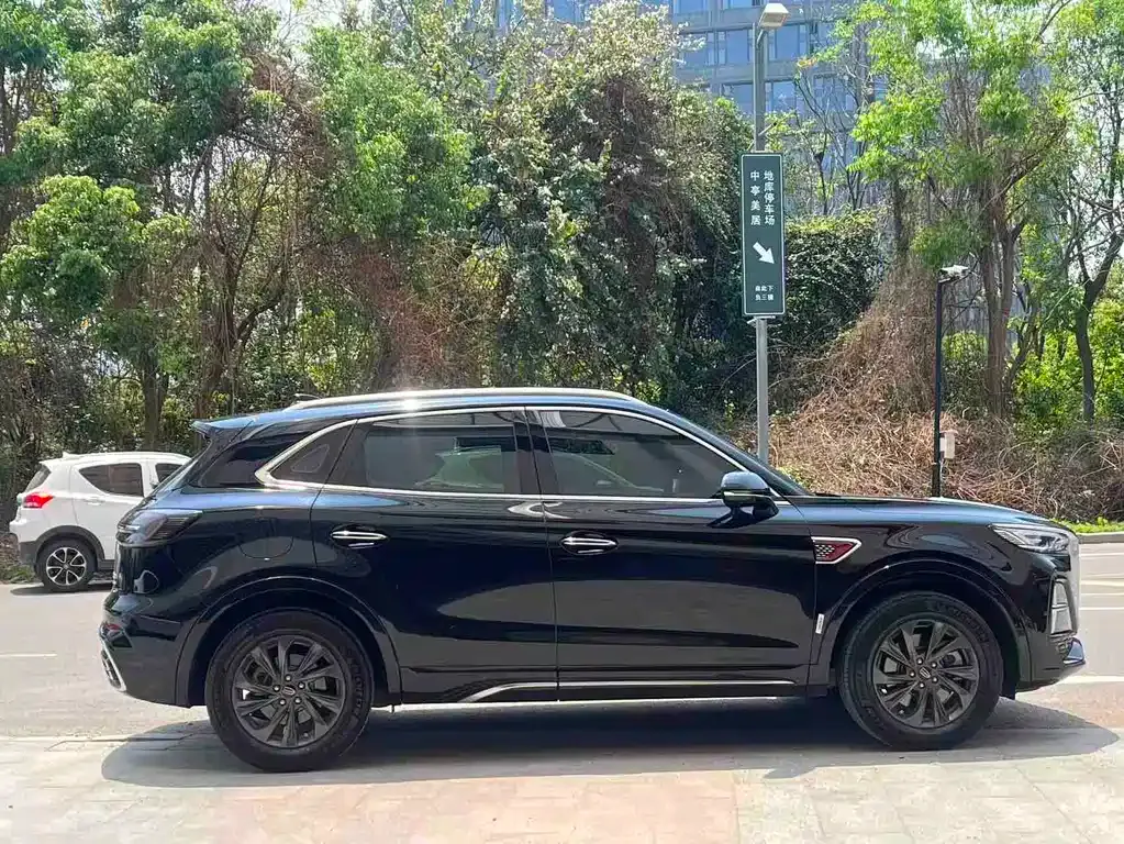 Hongqi HS5 — фото 9