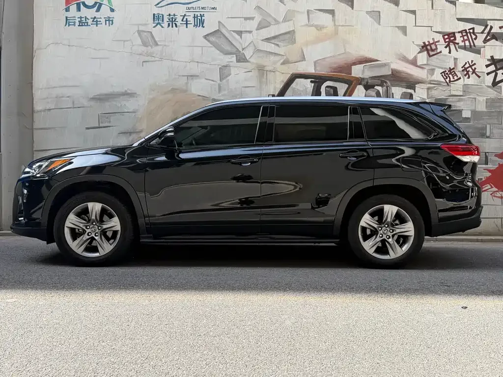 Toyota Highlander — фото 6