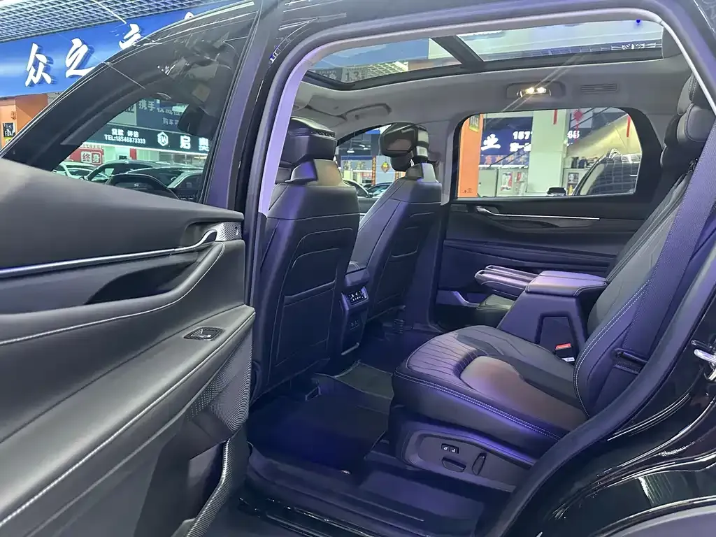 Ford Edge — фото 7