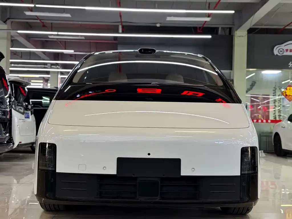 Li Auto MEGA — фото 1