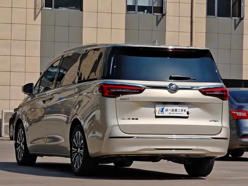 Buick GL8 2021 из CN, фото 2