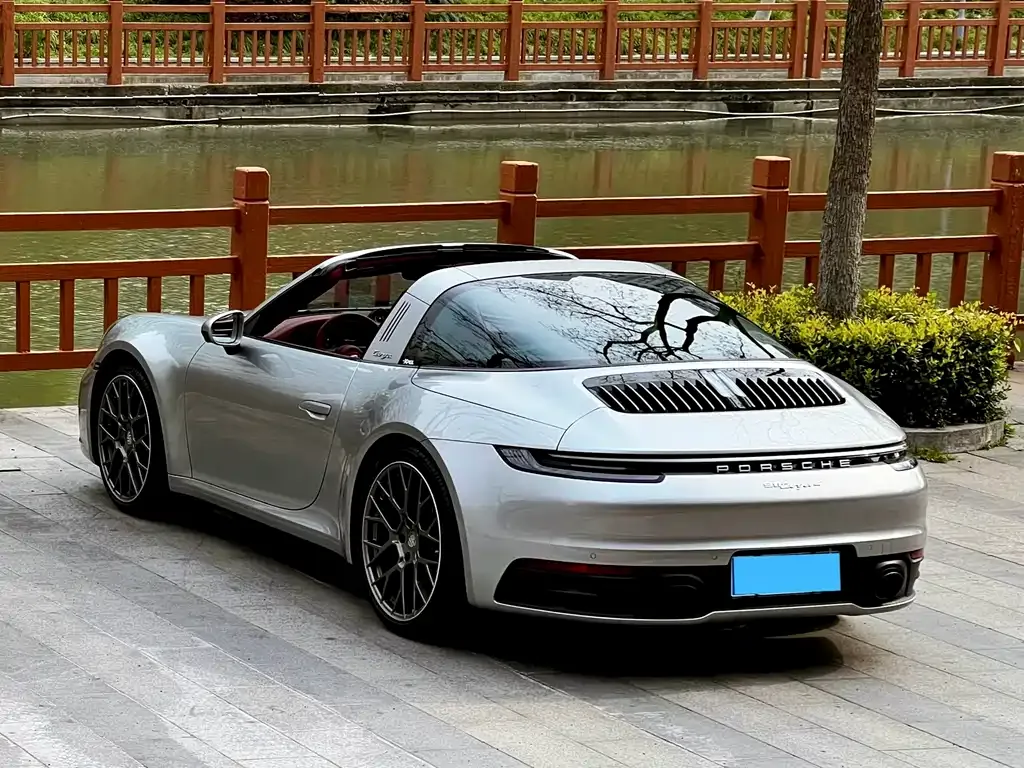 Porsche 911 2024 из CN, фото 8
