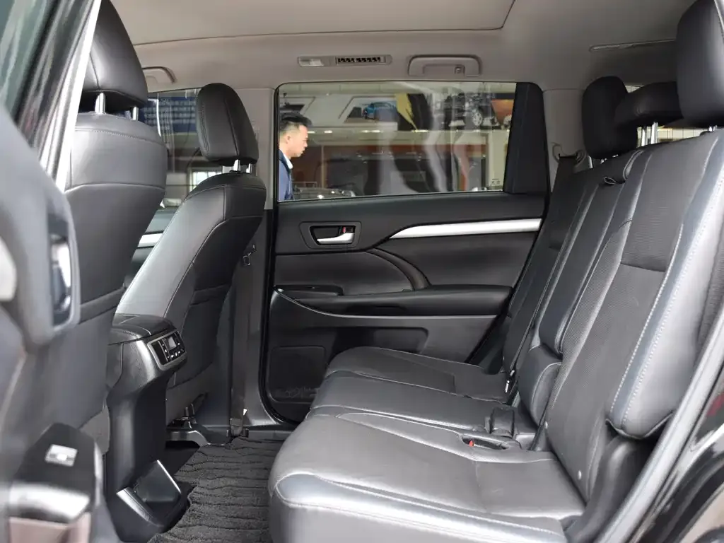 Toyota Highlander 2021 из CN, фото 2