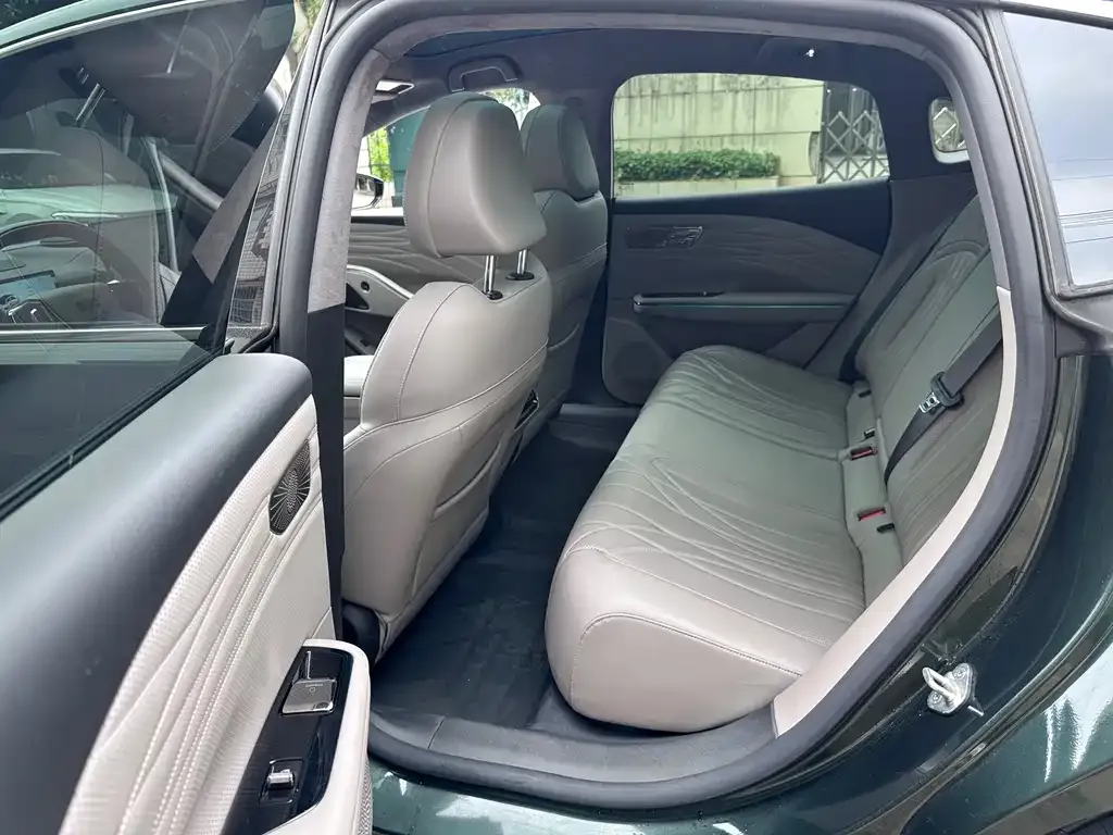 Geely Galaxy Xingyao 8 2025 из CN, фото 3