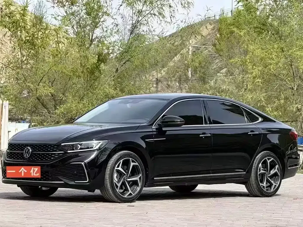 Volkswagen Passat — фото 1
