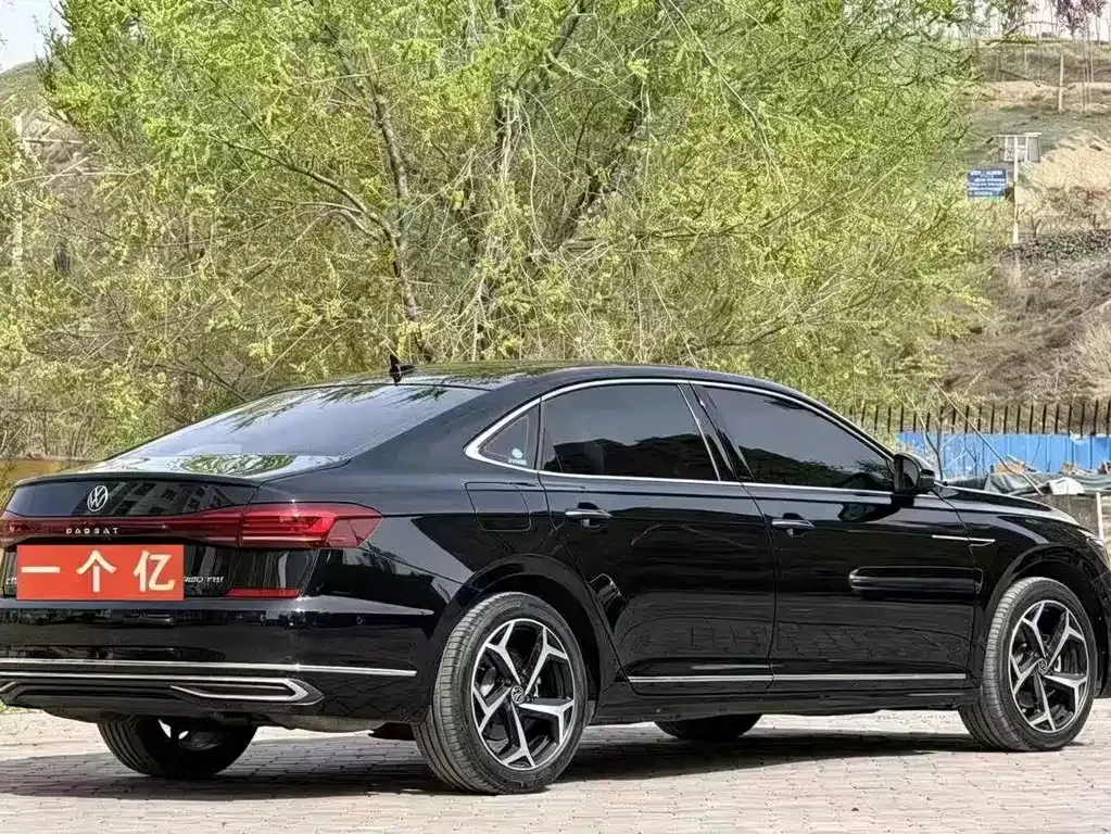 Volkswagen Passat — фото 8