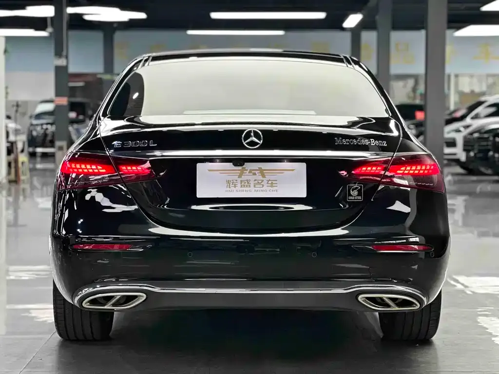 Mercedes-Benz E-Class — фото 8