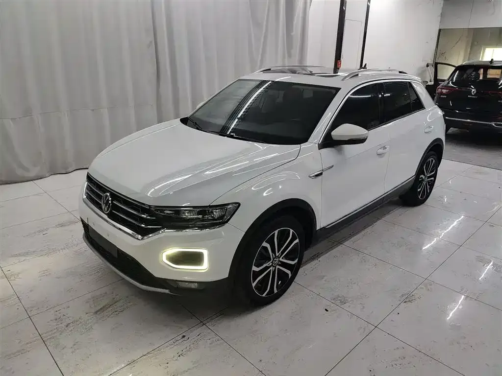 Volkswagen T-Roc — фото 6