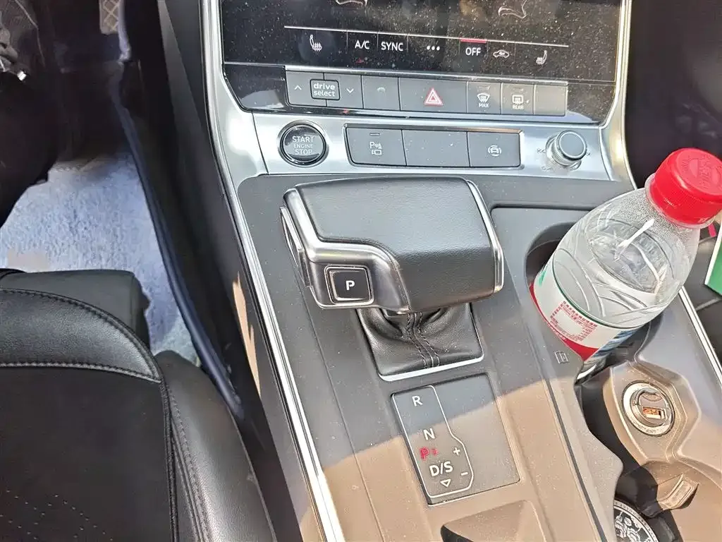 Audi A6 (Import) 2023 из CN, фото 9