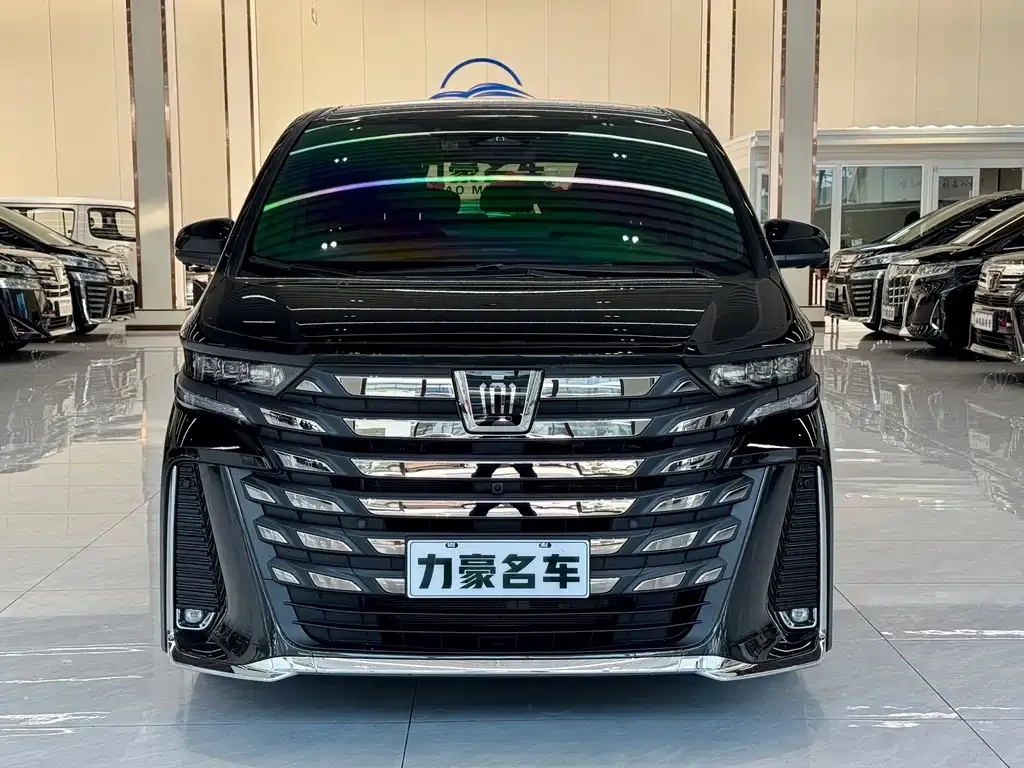Toyota Vellfire — фото 6