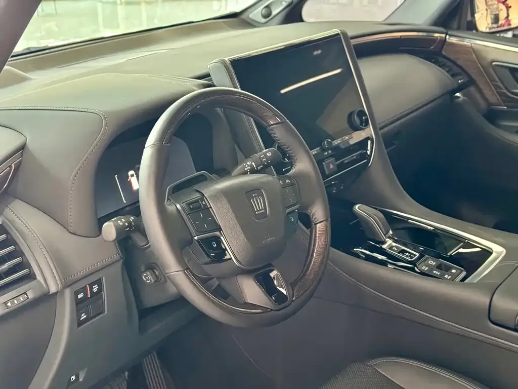 Toyota Vellfire — фото 9