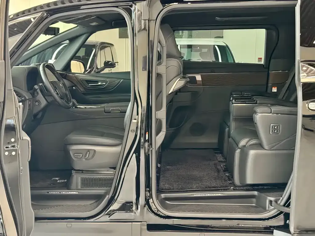 Toyota Vellfire — фото 4