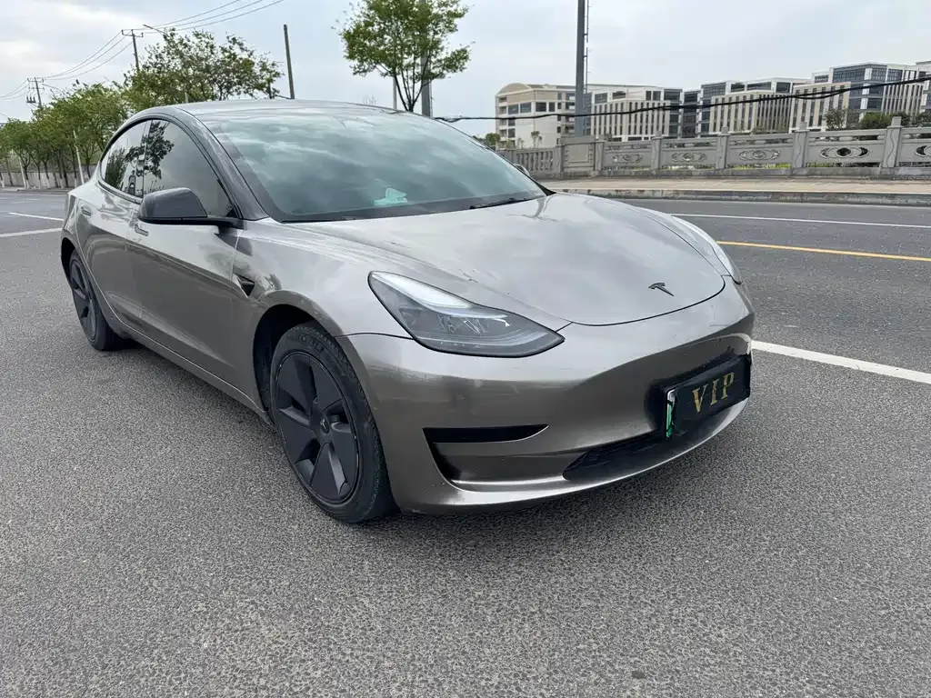 Tesla Model 3 — фото 8