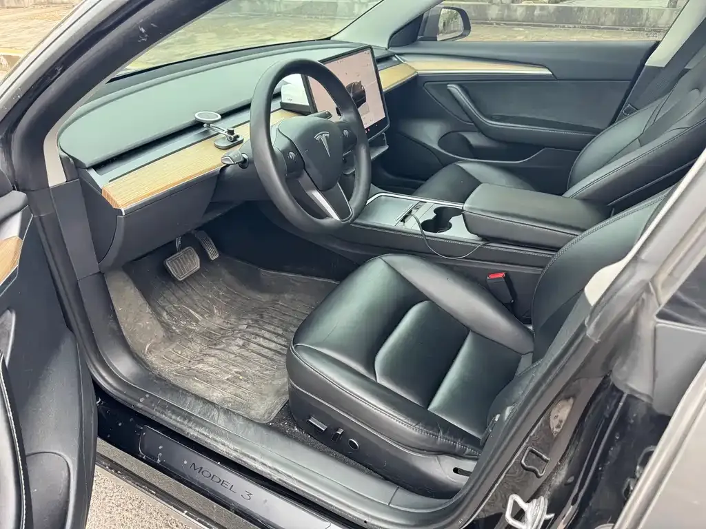 Tesla Model 3 — фото 2