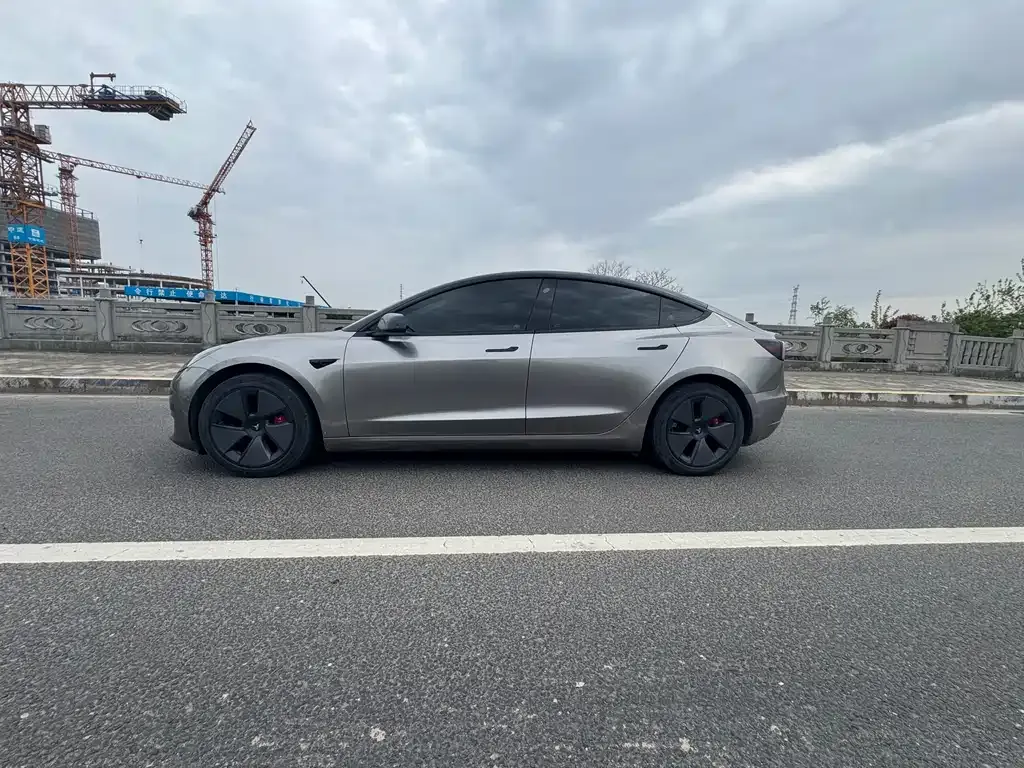 Tesla Model 3 — фото 6