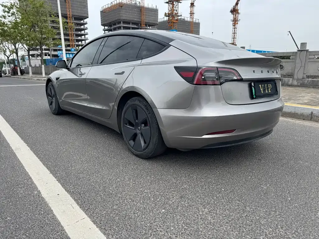 Tesla Model 3 — фото 5