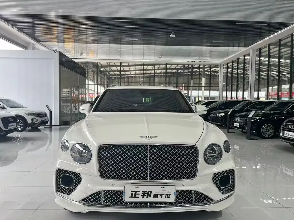 Bentley Bentayga — фото 1