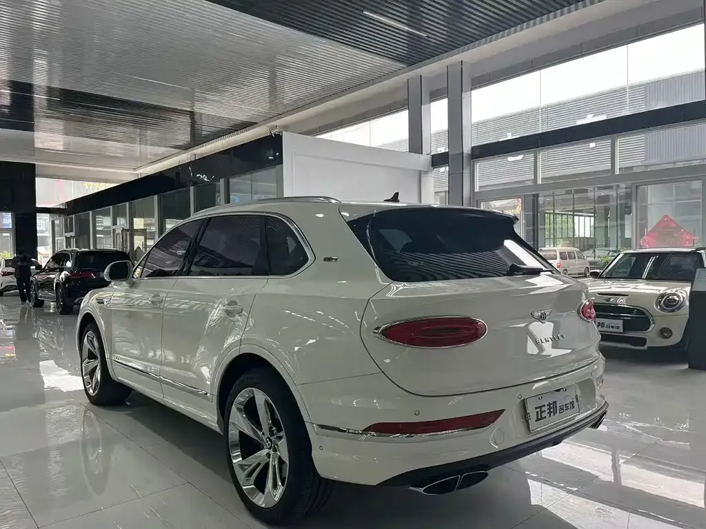 Bentley Bentayga — фото 4