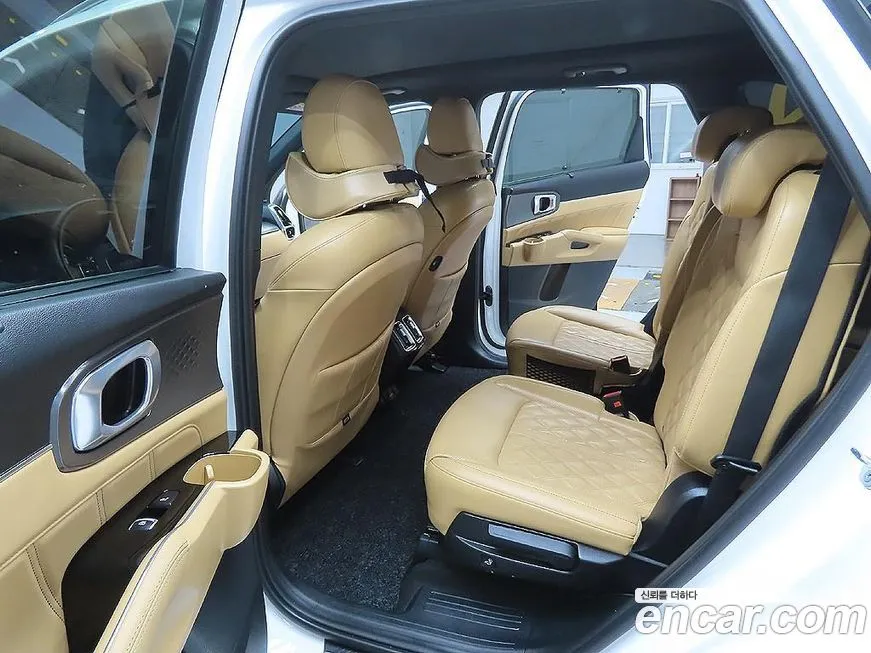 Kia Sorento — фото 6