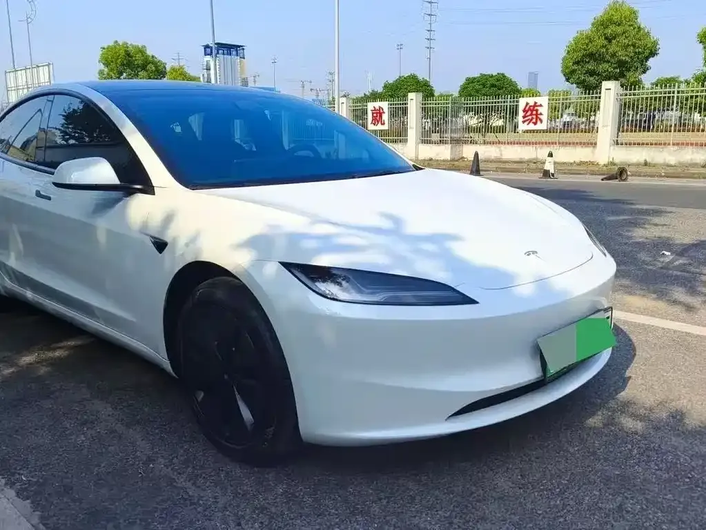 Tesla Model 3 — фото 9