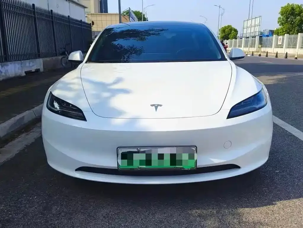 Tesla Model 3 — фото 8