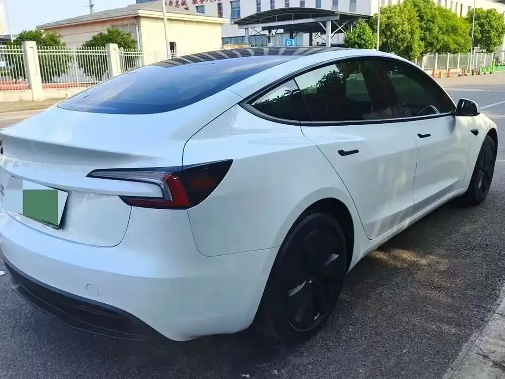 Tesla Model 3 — фото 4