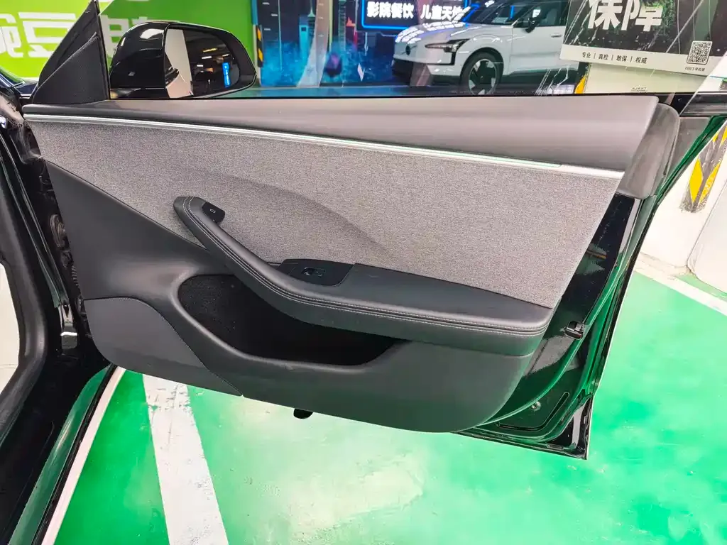 Tesla Model 3 — фото 10