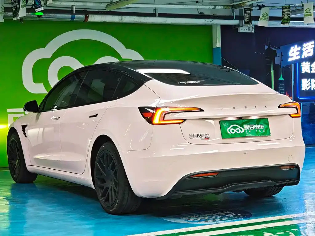 Tesla Model 3 — фото 7