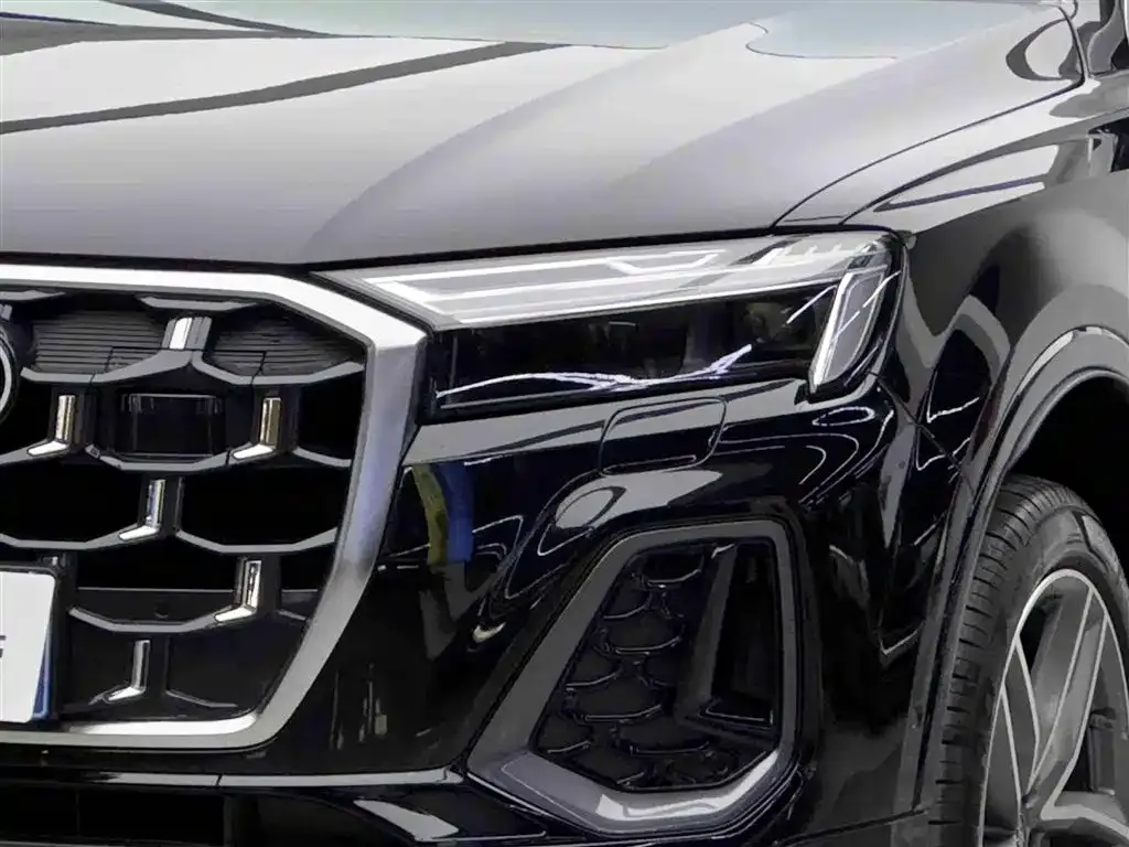 Audi Q7 2024 из CN, фото 6