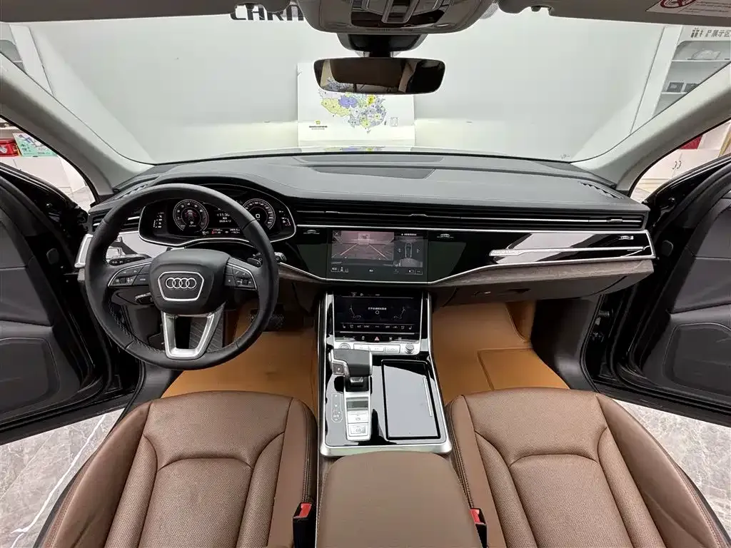 Audi Q7 2024 из CN, фото 4