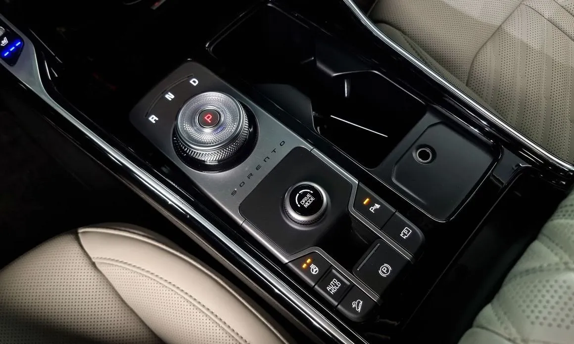 Kia Sorento — фото 7