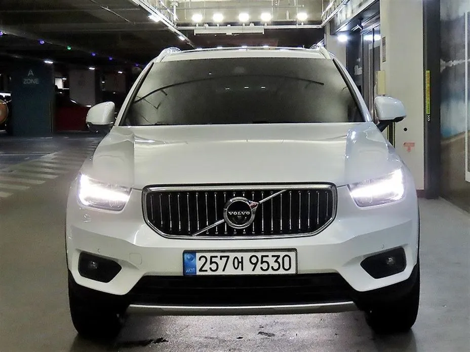Volvo XC40 — фото 4
