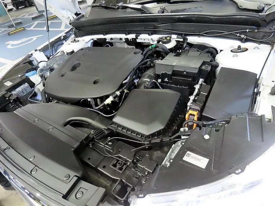 Volvo XC40 — фото 10