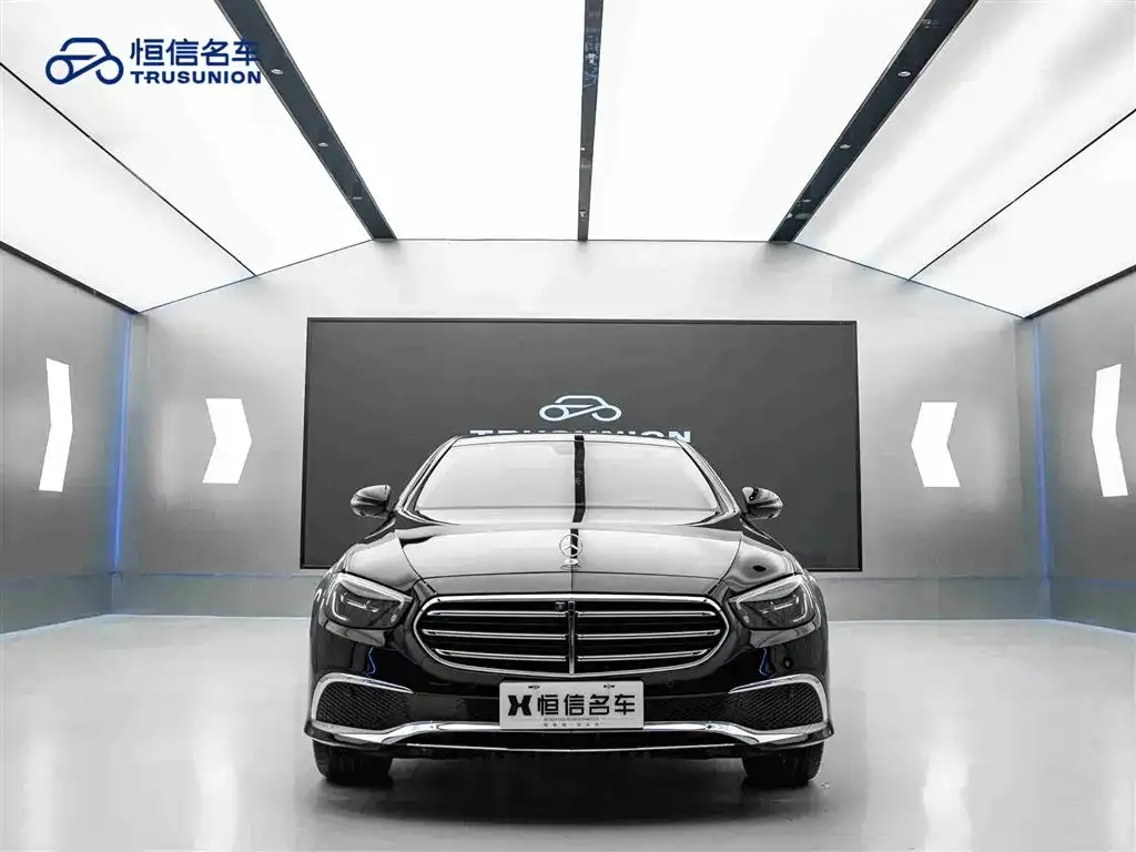 Mercedes-Benz E-Class — фото 7