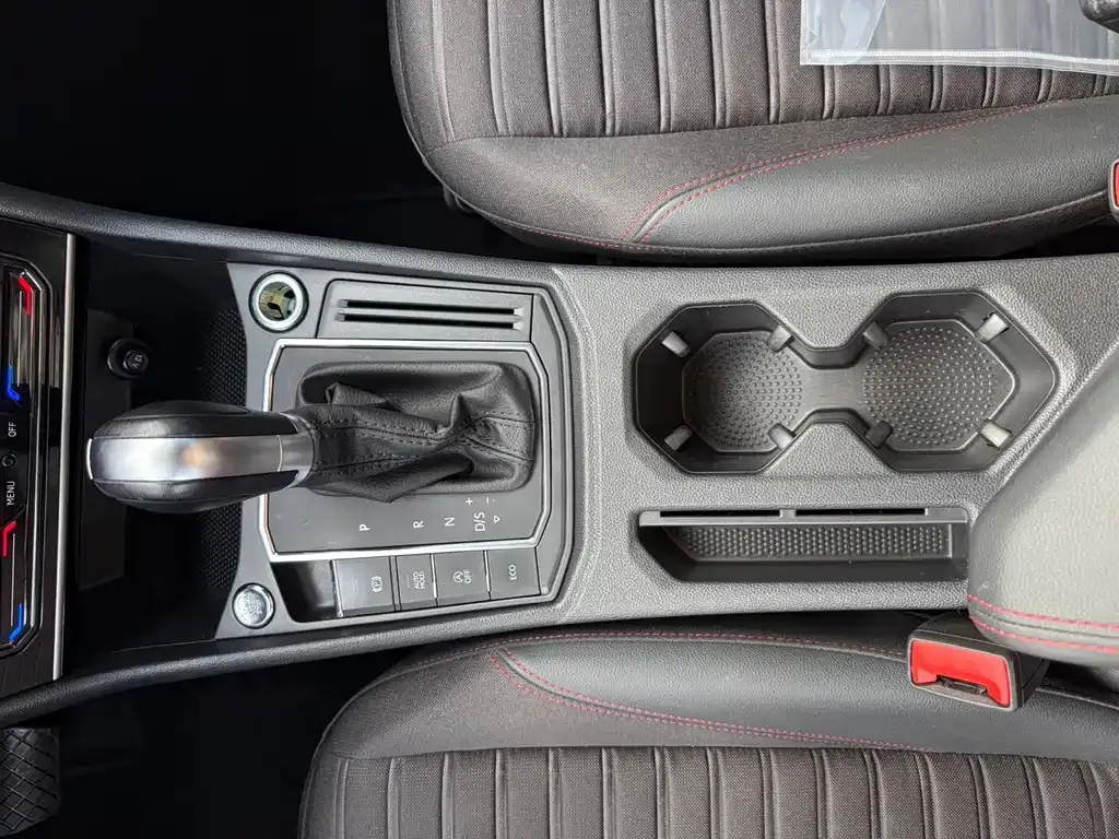 Volkswagen Lavida — фото 7