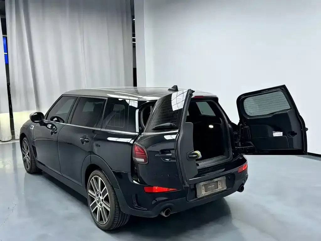 MINI Clubman — фото 8