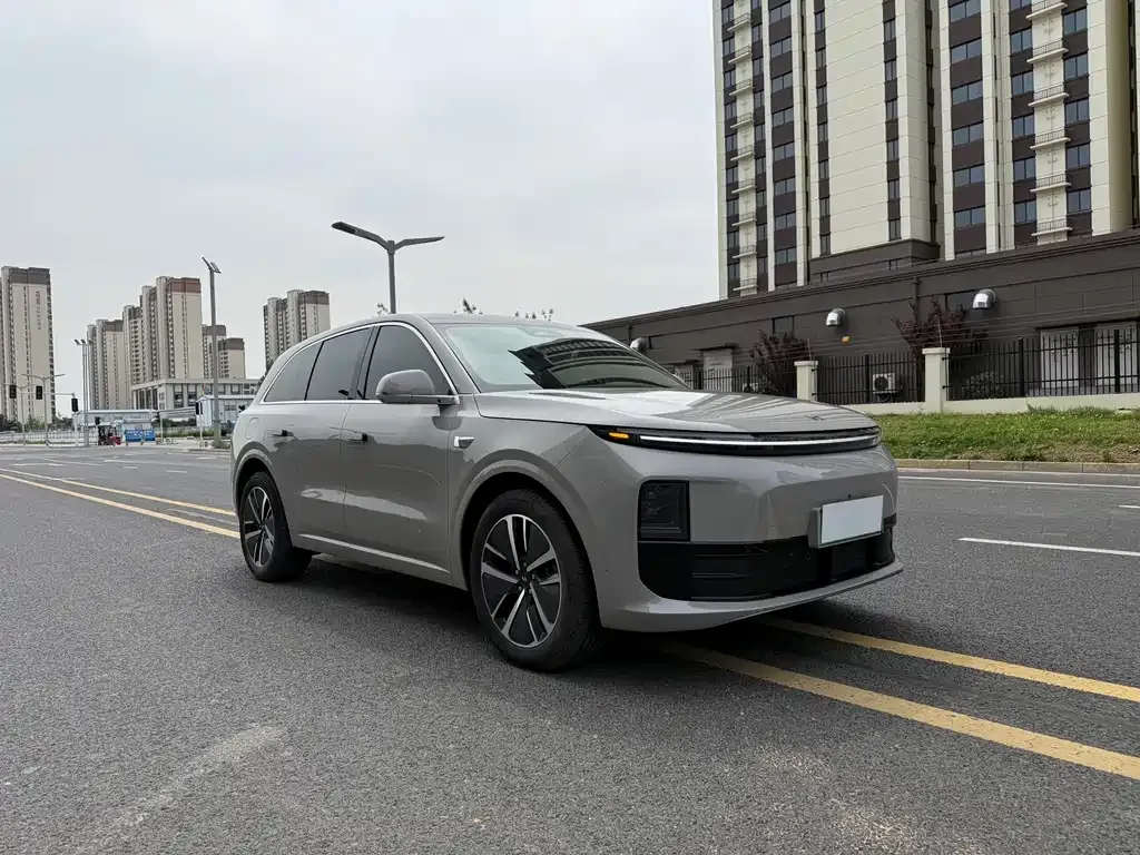 Li Auto L6