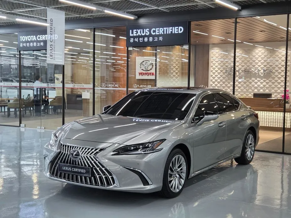 Lexus ES — фото 1