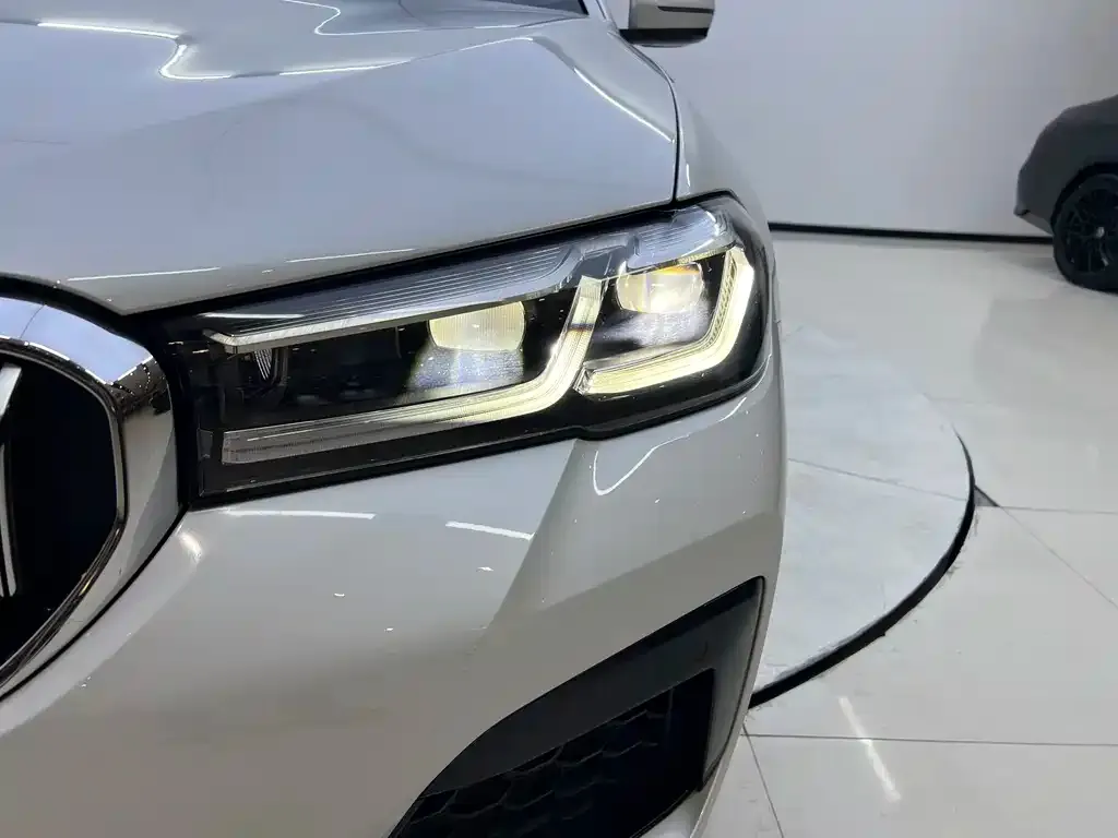 BMW 5 Series New Energy — фото 5