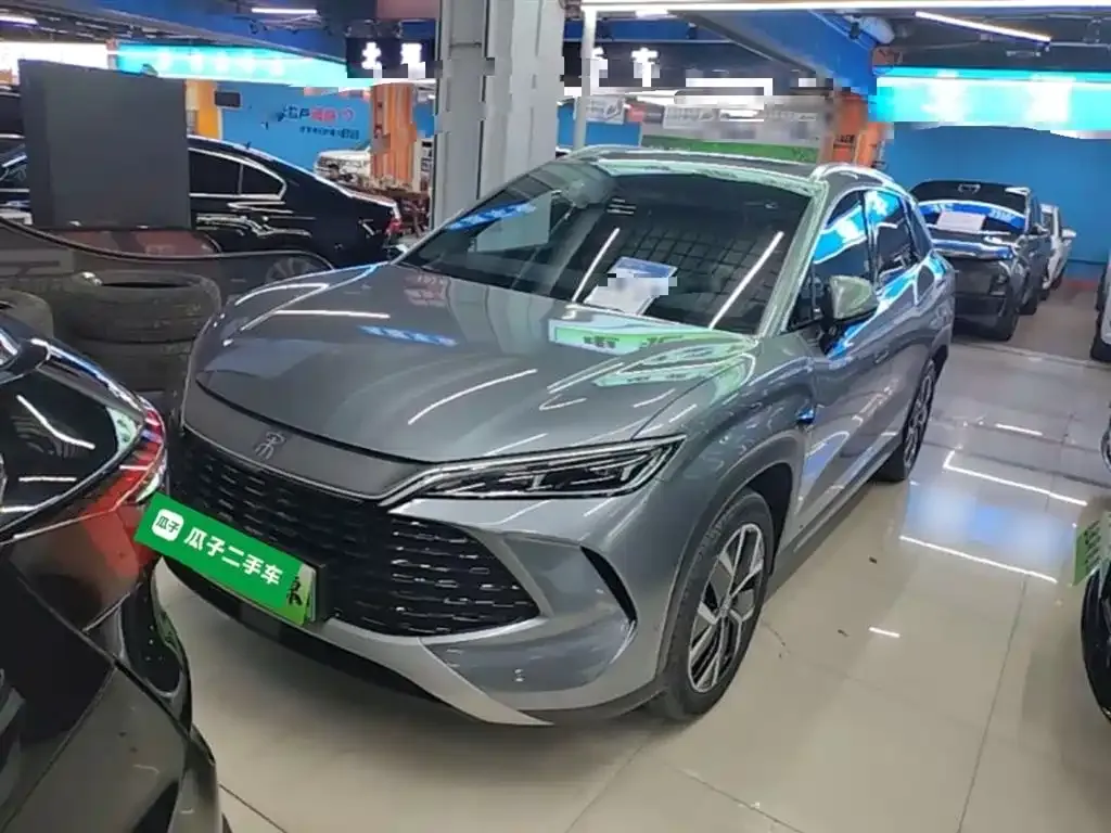 BYD L DM-i — фото 1