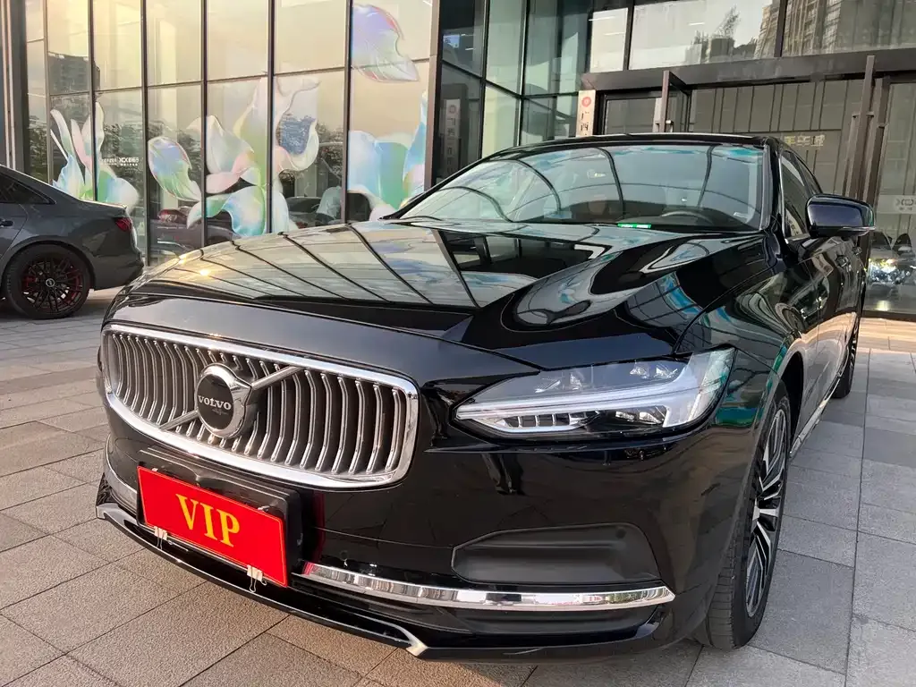 Volvo S90 — фото 1