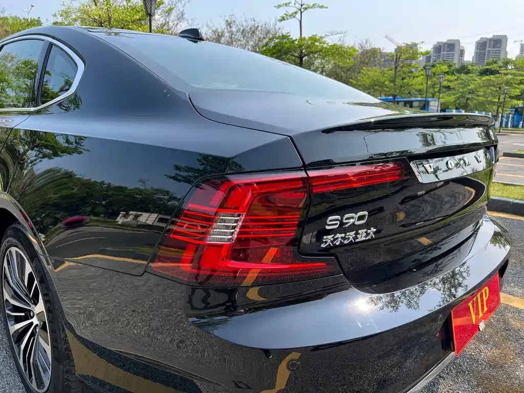 Volvo S90 — фото 4