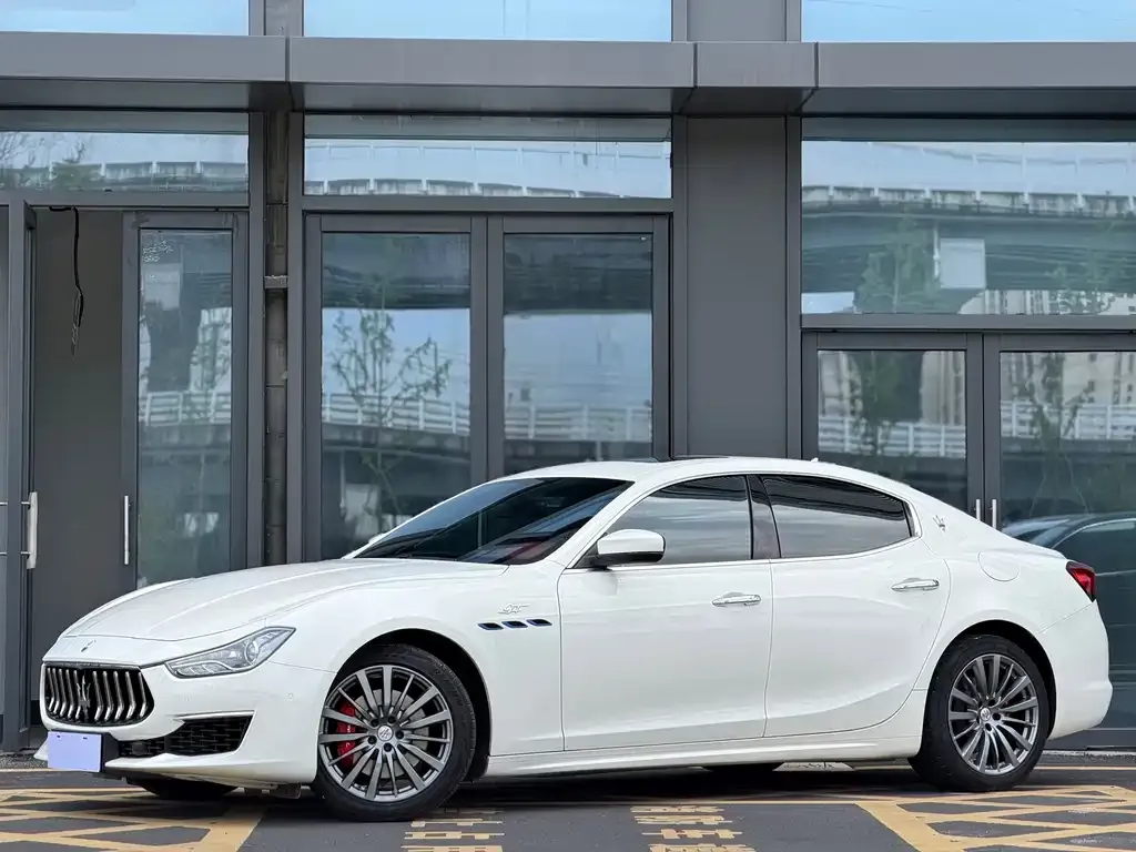 Maserati Ghibli — фото 1