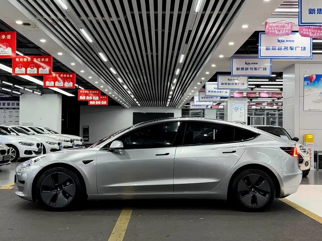 Tesla Model 3 — фото 6
