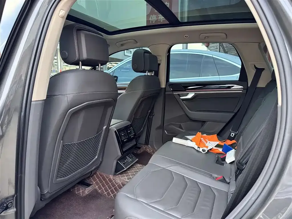 Volkswagen Touareg 2021 из CN, фото 5