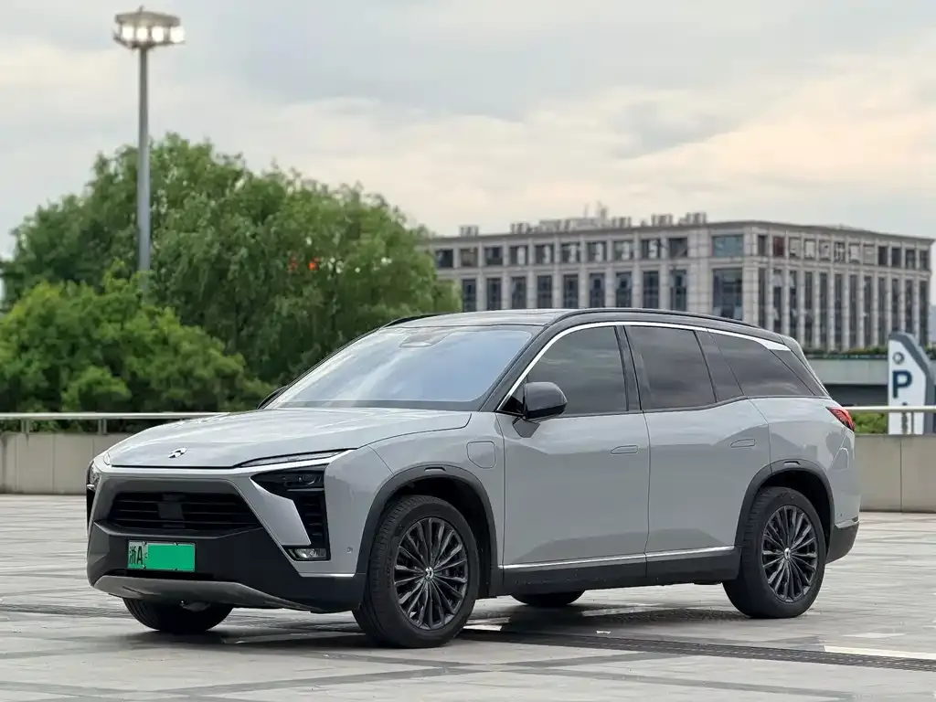 NIO ES8