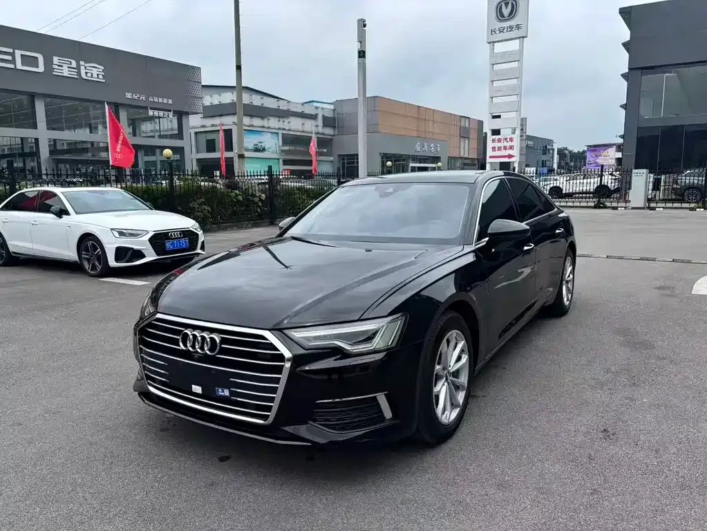 Audi A6L — фото 1