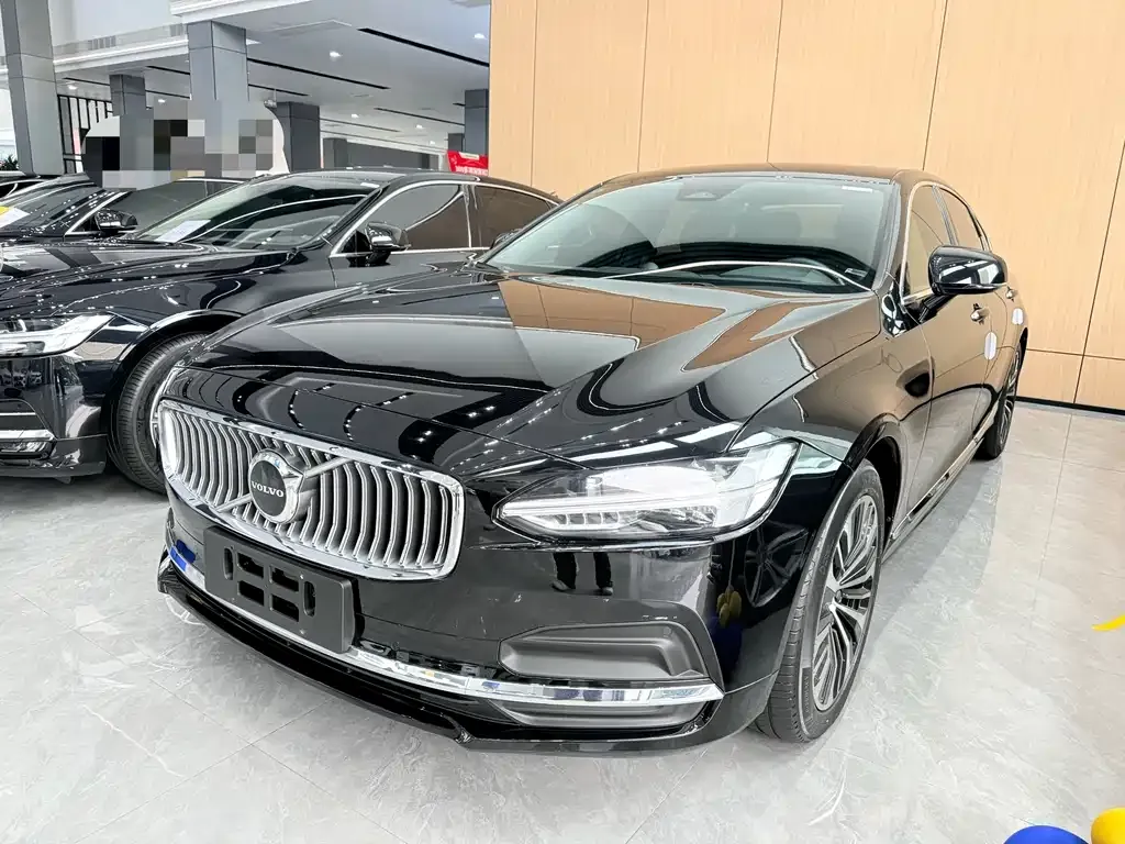Volvo S90 — фото 1